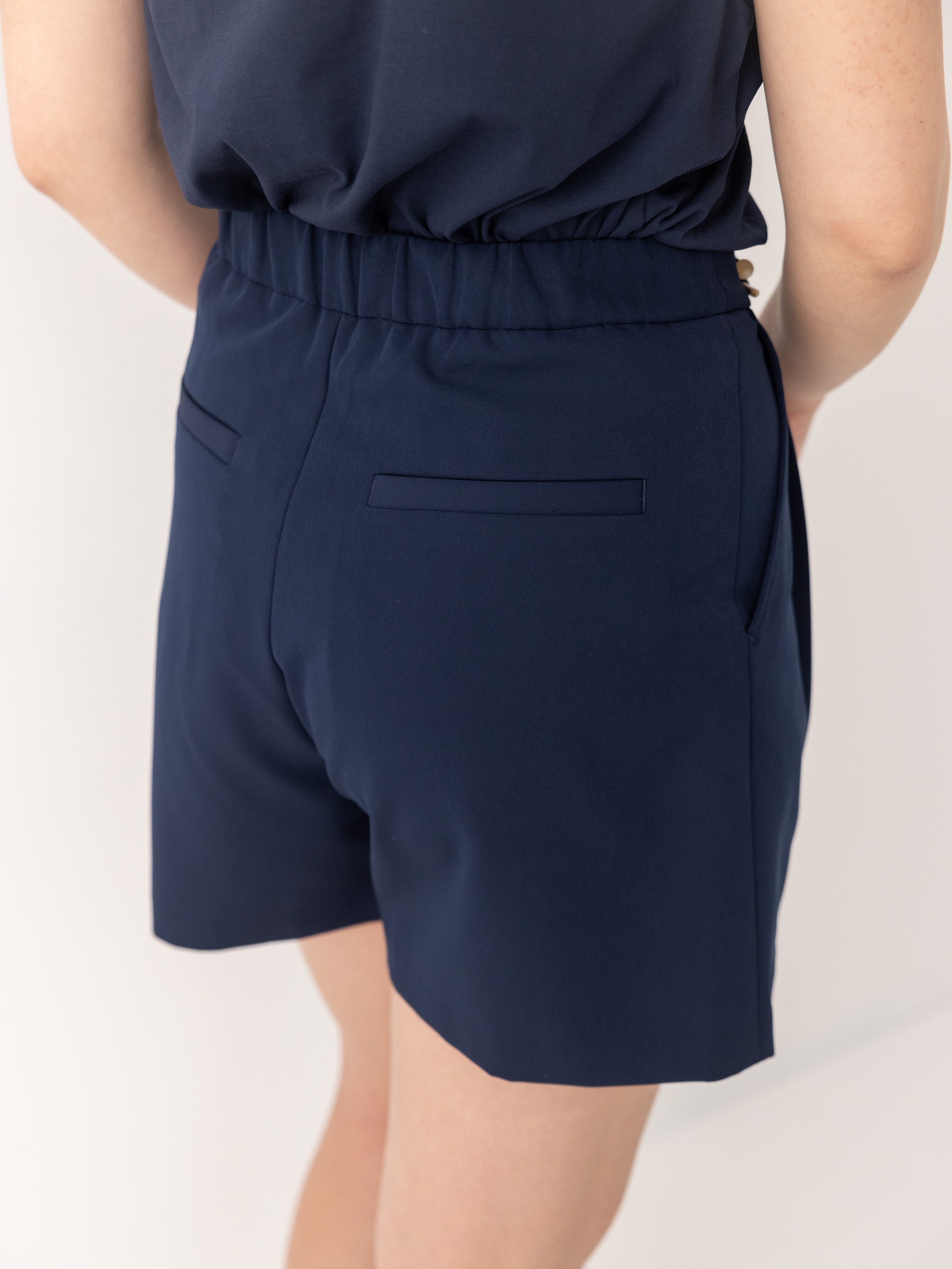 The High-Waisted Short - Navy